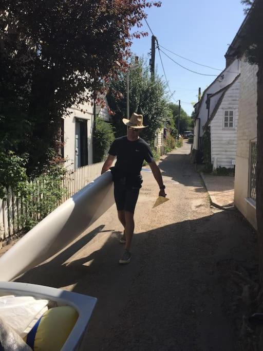 Gorgeous Comfy Walking Birdwatching Paddle Boarding And Seafood On The Doorstep West Mersea