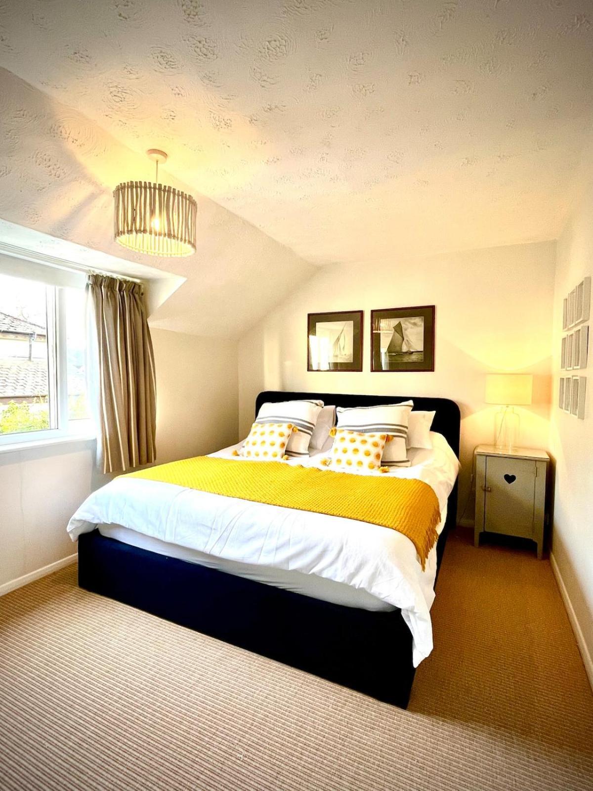 Holiday home Gorgeous Comfy Walking Birdwatching Paddle Boarding And Seafood On The Doorstep *